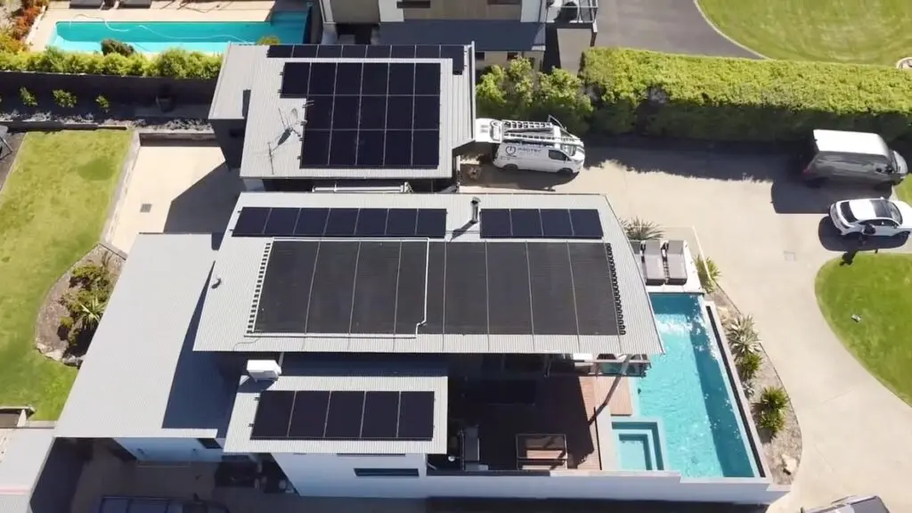 Solar panels and battery system on a luxury Mornington Peninsula home